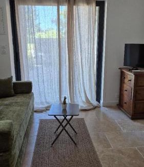 Noves Apartment | Partie de ferme appartement