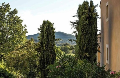 Pont Royal Apartment | Peaceful apartment with a magnificent view.