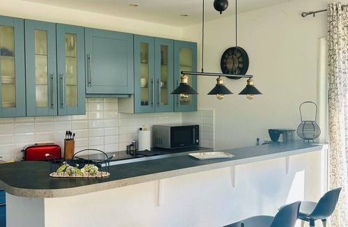 Tourrettes-sur-Loup Apartment | Peaceful garden level villa - Côte d'Azur