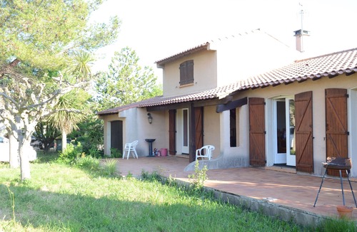 Pinet Villa | Peaceful villa 15 minutes from the beaches