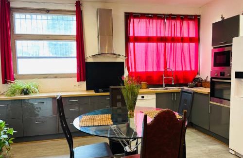 Clemenceau Apartment | Perpignan , à deux pas du Castillet , Appart T3 ,75m2 à 10min de plages