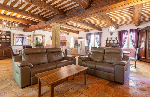 Apt House | Pet friendly home in Apt