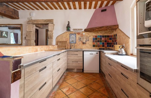 Apt House | Pet friendly home in Apt