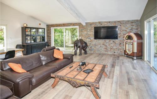 Trets House | Pet Friendly Home In Trets