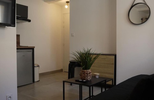 La Crau Apartment | Petit cocon douillet climatisé pour 2 pers