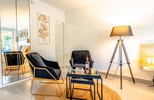 Saint-Tropez Apartment | Petit Eden l Balcony & Peaceful l Shellter Rentals