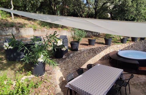 Les Hauts de Villeneuve House | Petit Havre de Paix Avec SPA aux Portes D'avignon