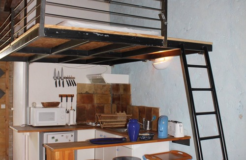 Noves Apartment | PETRARQUE: Gîtes of Aurose Tower
