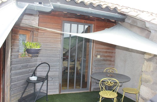 Noves Apartment | PETRARQUE: Gîtes of Aurose Tower