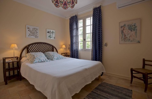 Eygalieres House | Picturesque Provence home with pool in Eygalieres