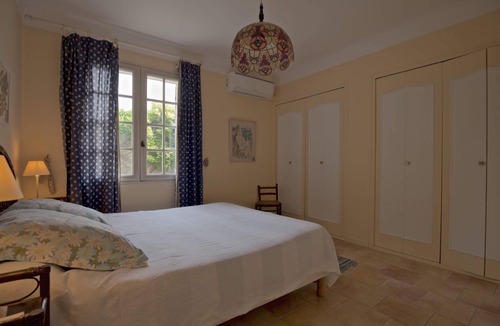 Eygalieres House | Picturesque Provence home with pool in Eygalieres