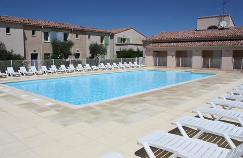 Mouries House | pleasant gîte, with collective heated swimming pool, in the heart of the alpilles in mouriès, 4/6 people.