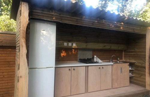 Mougins Cabin | Pleasant gypsy caravan with Jacuzzi 10 min from Cannes