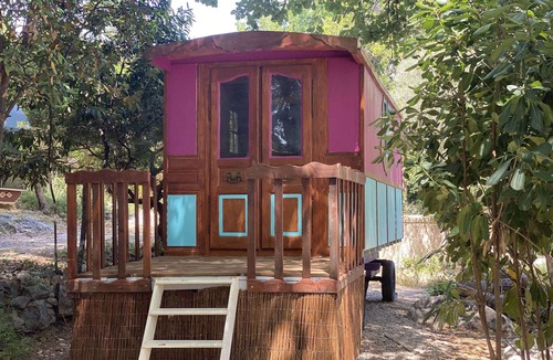 Mougins Cabin | Pleasant gypsy caravan with Jacuzzi 10 min from Cannes