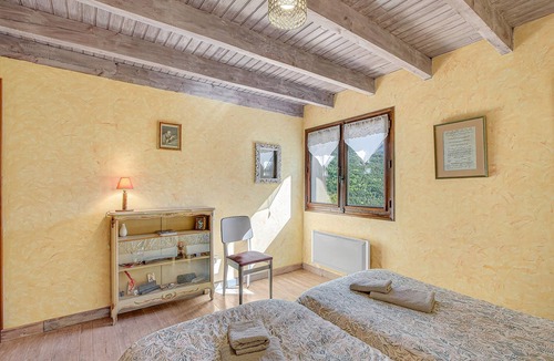 Beauvezer Bed & Breakfast | 'Poème et Aquarelle' Guest Room with Mountain View, Shared Terrace and Wi-Fi