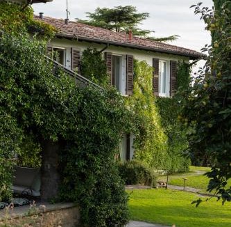 Puegnago del Garda House | PODERI LA ROCCHETTA Countryside Estate on the Hills of Lake Garda