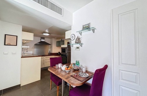 Prado - Republique Apartment | PON2 - 2-room apartment with a pool and terrace