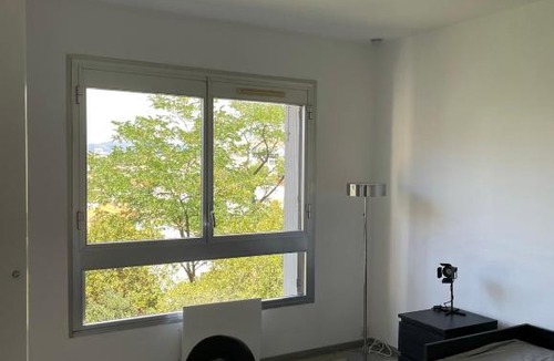 8th Arrondissement Apartment | Porte marine