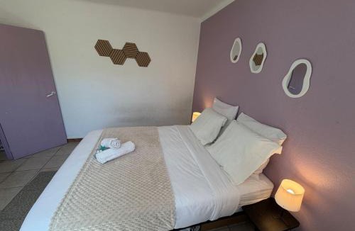 Saint-Martin Apartment | Près d'Arènes, train station, tram, center, and beaches