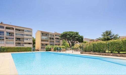 Sainte-Maxime Apartment | PRECO 459 SAINTE MAXIME Studio cabine 4 couchages Piscine et parking