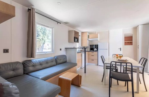 Carry-le-Rouet House | Premium Mobile Home for 6 People 4-Star Beach Access – Pool & Air Conditioning