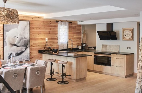 Saint-Etienne-de-Tinee Ski Chalet | Prestige 5 étoiles Chalet 6 Bed 5 Bath