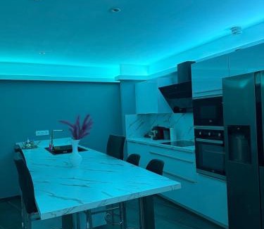 Pomerols Apartment | Prestige Suite with Private Jacuzzi