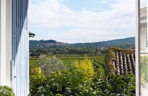 Bonnieux Villa | Pretty 4 star gite, stunning views! Joli gîte 4 étoiles, vue imprenable!