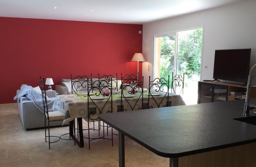 Mouries Villa | Pretty vacation rental with pool in Mouriès. Sleeps 8.