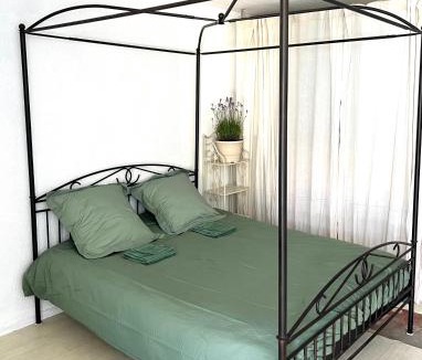 Saint-Tropez Apartment | Private garden in center of saint tropez