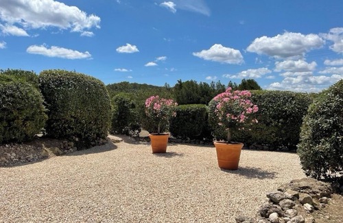 Orgon House | Private heated pool villa in the Alpilles