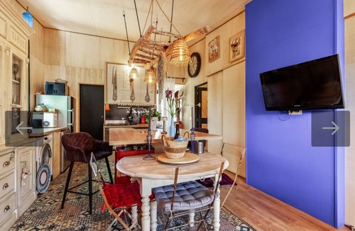 Robion House | Private Jacuzzi: A Unique Escape in the Luberon