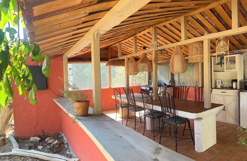 Tavernes Bed & Breakfast | Private suite in Provence surrounded by nature and animals near the Verdon river