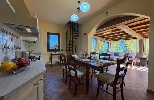 Ferretto Villa | Private Villa with WIFI, private pool, A/C, TV, pets allowed, panoramic view, close to Cortona