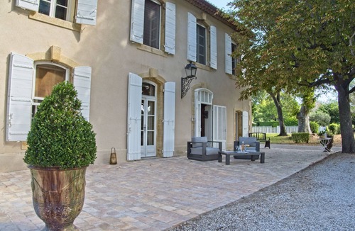 Saint-Chamas House | Property in Terre de Provence with main villa from XIXe Siècle