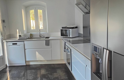 Cavaillon House | Property with unique view in a quiet area with fitness, hammam and jacuzzi