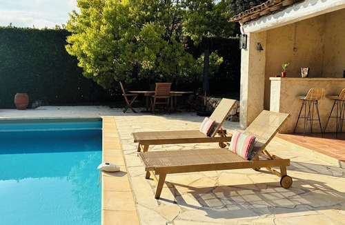 Roquefort-les-Pins House | Provençal house with swimming pool in a private lane