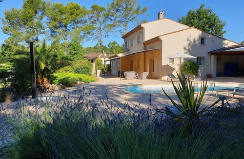 Seillans Villa | Provençal villa nestled in a green setting