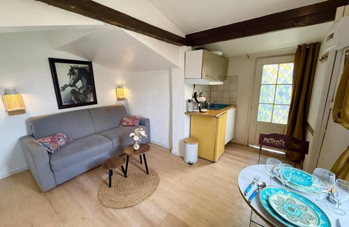 Evenos Villa | Provencal character house - Swimming pool - Tennis - Sport