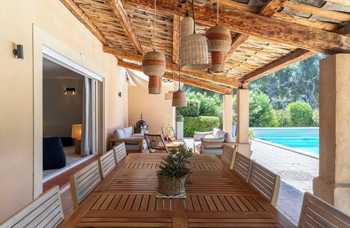 Rognac House | Provencal country house in a pine forest Family comfort.