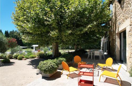 Salon-de-Provence Villa | provencal farm house with heated pool located to salon de provence, 12 people