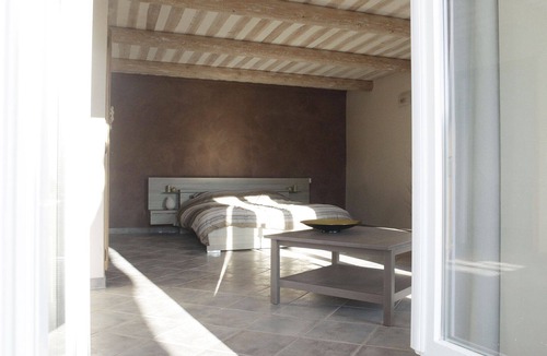 Ventabren House | Provencal farmhouse renovated exceptional setting,