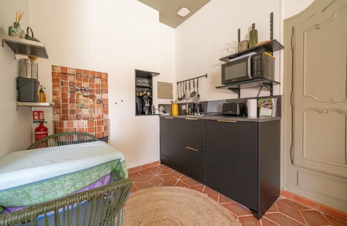 Salernes House | Provencal farmhouse, warm and cozy, nestled in the heart of the pool gardens.