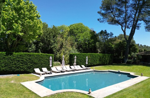 Saint-Etienne-du-Gres House | Provencal country house, swimming pool, tennis court, air conditioning