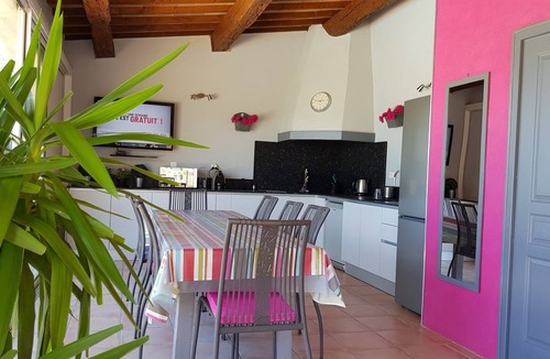 Istres Villa | Provencal house, 2000 m2 of land, breathtaking view of the lake