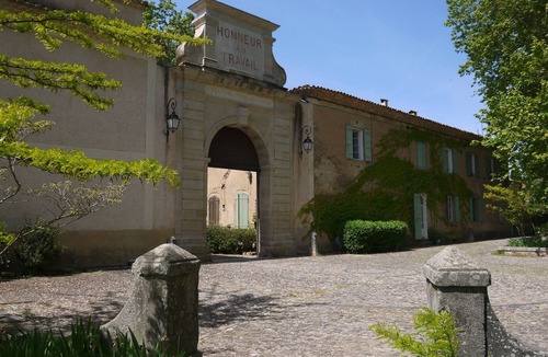 Pomerols House | Provencal house with PRIVATE SWIMMING POOL 10 km from beaches, Wifi and airco.
