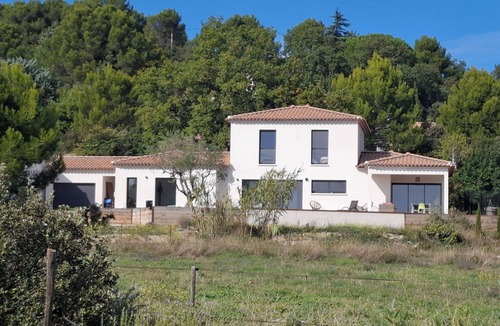 Vernegues House | Provencal villa nestled between Alpilles and Luberon