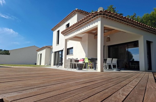Vernegues House | Provencal villa nestled between Alpilles and Luberon