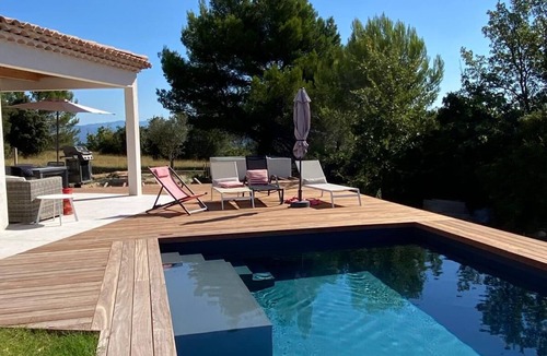 Vernegues House | Provencal villa nestled between Alpilles and Luberon