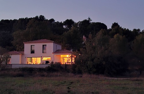 Vernegues House | Provencal villa nestled between Alpilles and Luberon